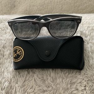 Rayban Wayfarers with case